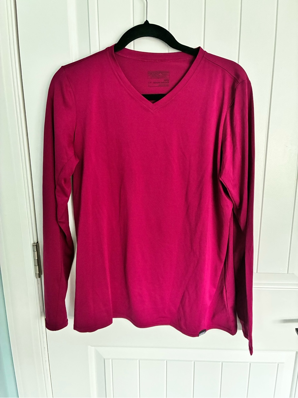 Patagonia Capilene Baselay­er Crew in Bright Magenta